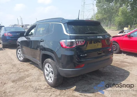 2025 Jeep Compass Latitude 4X4 из США, поврежденный, VIN 3C4NJDBN5ST569709